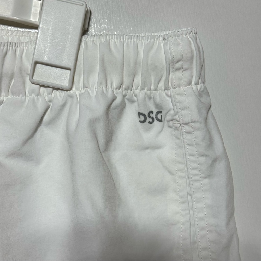 DSG Women's Notched Woven Shorts Size XL Pure White High Rise 3" - Picture 4 of 6